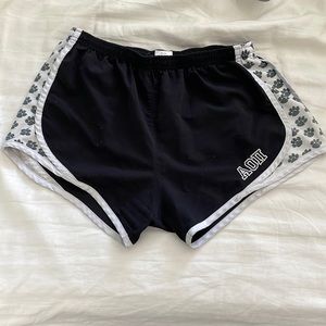 AOΠ black and white athletic shorts - Medium